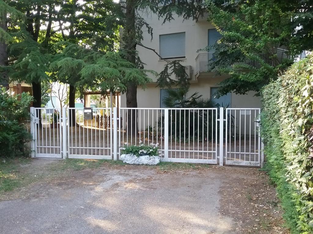 Casa Marialuigia - Appartamenti Solo Per Famiglie Lido di Jesolo Dış mekan fotoğraf